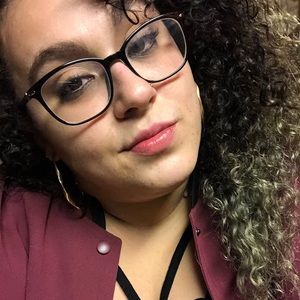 Meet your Posher, Daniela